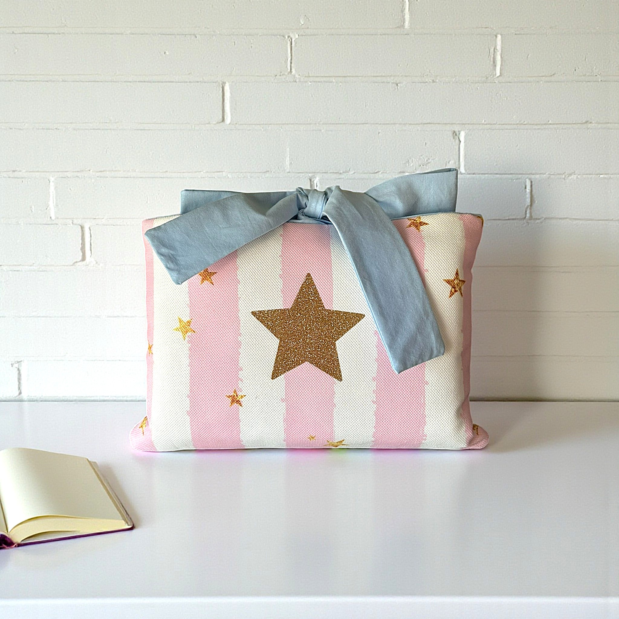 book sleeve with star